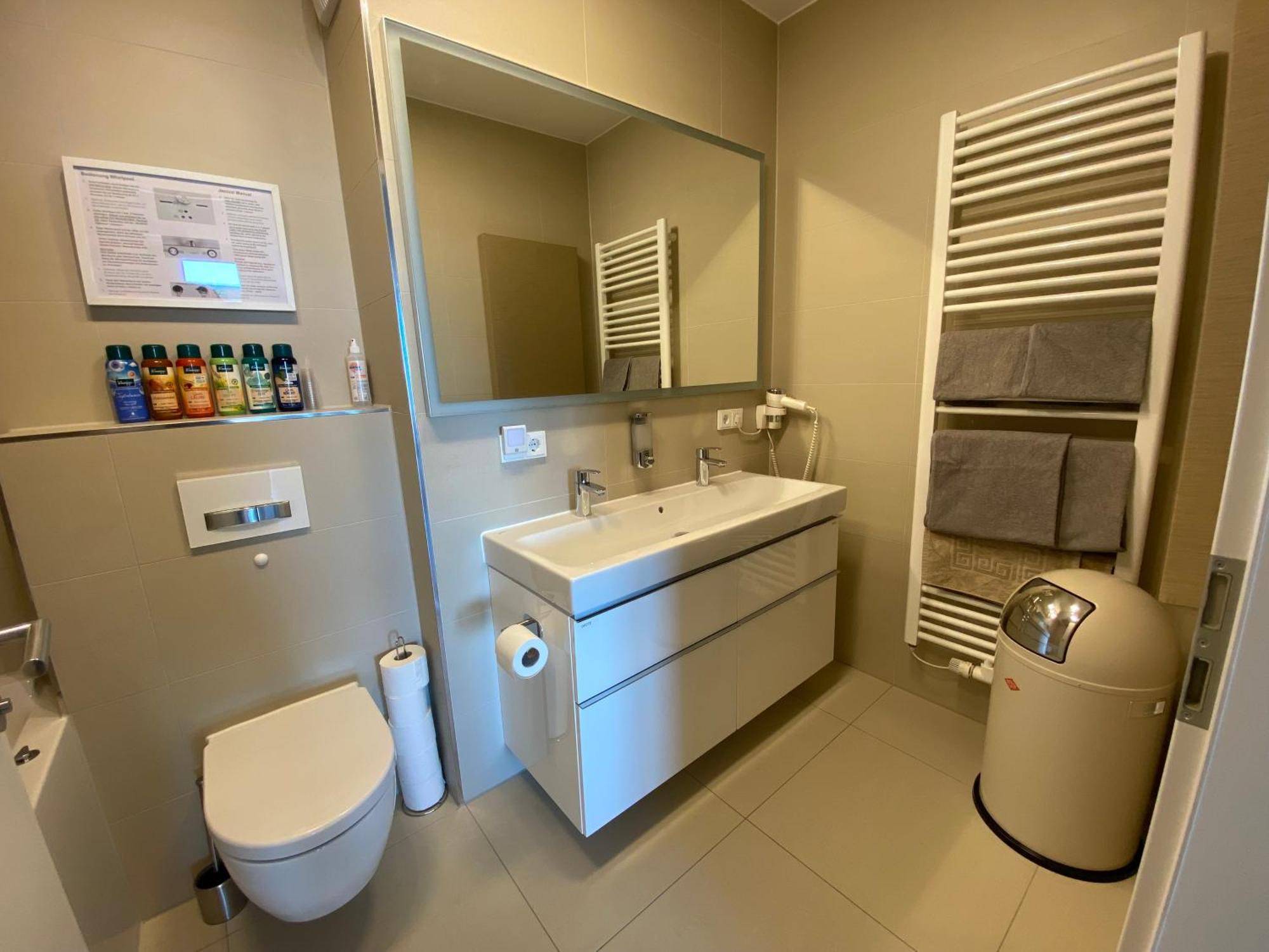 Alpen-Panorama Suite - Einzigartige Privatsuite Hoch Ueber Muenchen, 12Tes Og, Alpenblick, Loggia, Whirlpool, 15 Minuten Zum Zentrum, Ruhe Und Erholung In Der Stadt Muenchen Fuer Privat Und Geschaeftlich Reisende エクステリア 写真